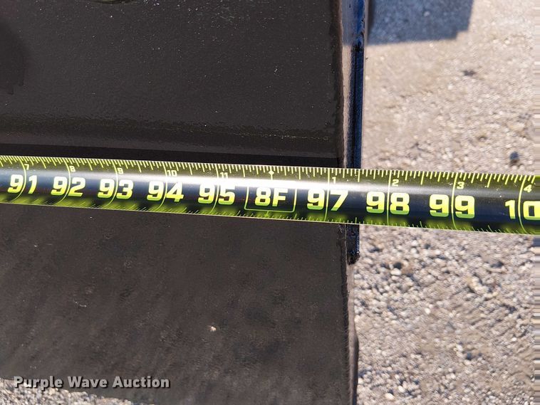 image for item NU9724 2009 Peterbilt 365 flatbed truck