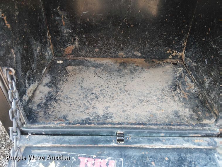 image for item NU9724 2009 Peterbilt 365 flatbed truck