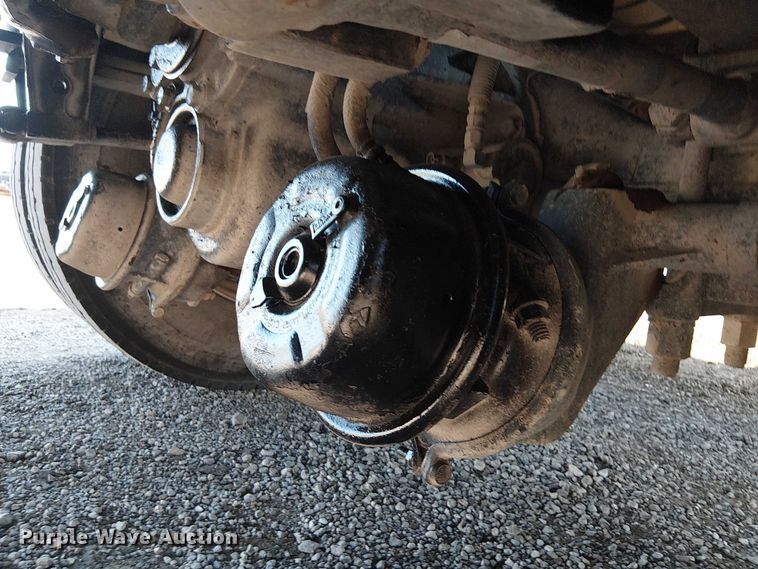 image for item NU9724 2009 Peterbilt 365 flatbed truck