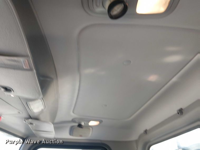 image for item NU9724 2009 Peterbilt 365 flatbed truck