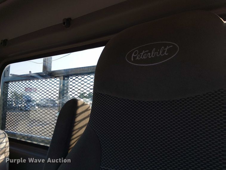 image for item NU9724 2009 Peterbilt 365 flatbed truck