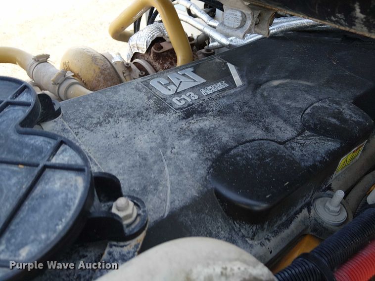 image for item NU9724 2009 Peterbilt 365 flatbed truck