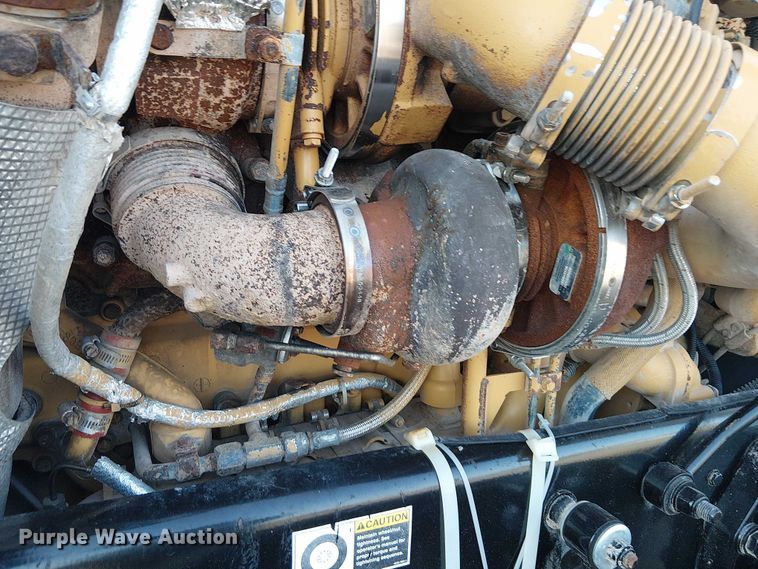 image for item NU9724 2009 Peterbilt 365 flatbed truck