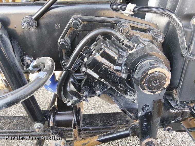 image for item NU9724 2009 Peterbilt 365 flatbed truck