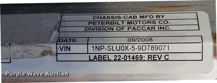 image for item NU9724 2009 Peterbilt 365 flatbed truck