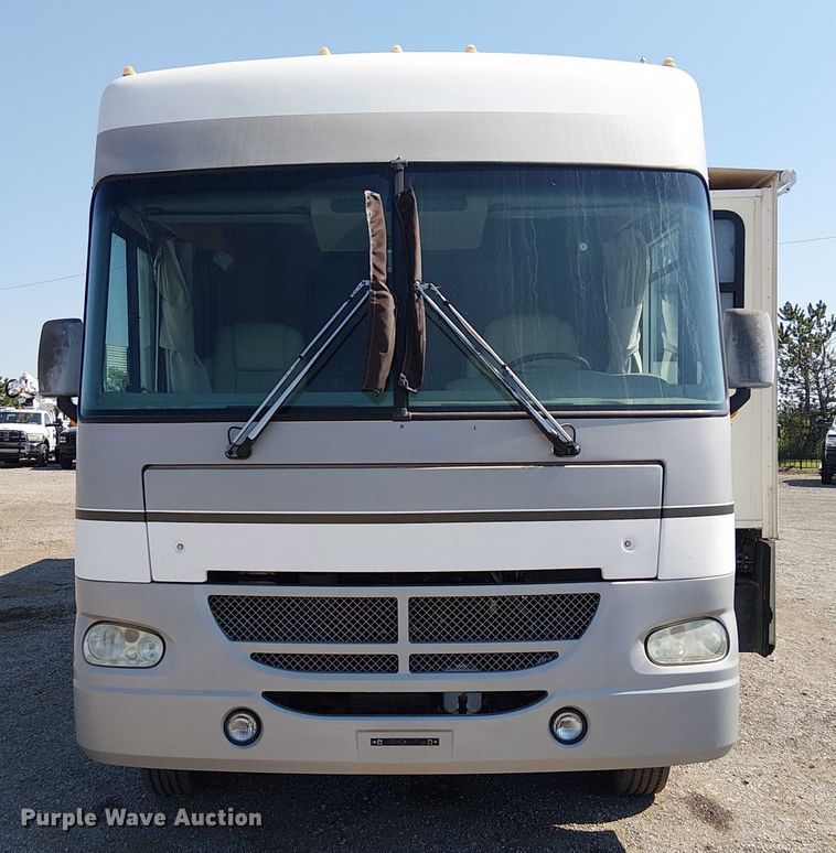 image for item NU9730 2003 Fleetwood Motor Homes Southwind RV