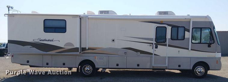 image for item NU9730 2003 Fleetwood Motor Homes Southwind RV