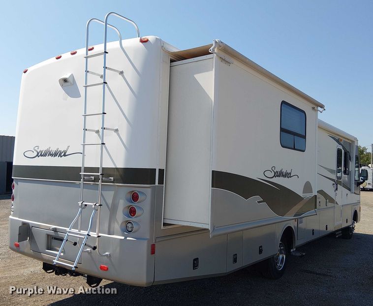 image for item NU9730 2003 Fleetwood Motor Homes Southwind RV