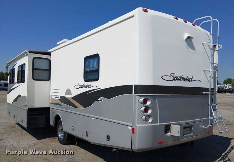 image for item NU9730 2003 Fleetwood Motor Homes Southwind RV