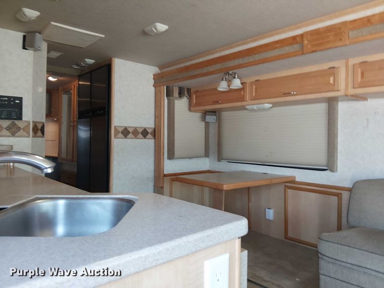 image for item NU9730 2003 Fleetwood Motor Homes Southwind RV