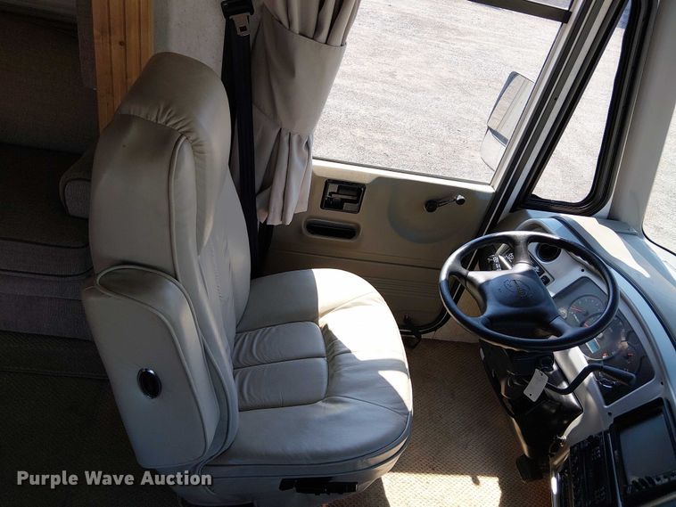 image for item NU9730 2003 Fleetwood Motor Homes Southwind RV