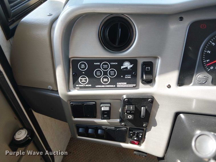 image for item NU9730 2003 Fleetwood Motor Homes Southwind RV