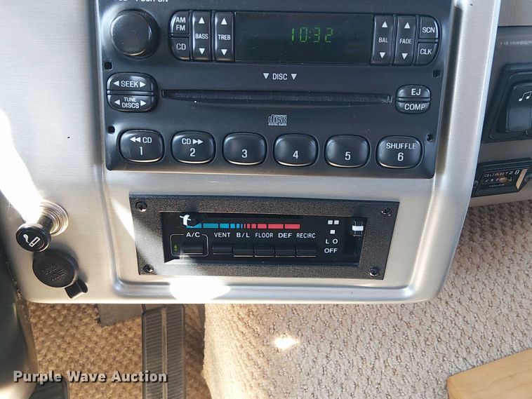 image for item NU9730 2003 Fleetwood Motor Homes Southwind RV