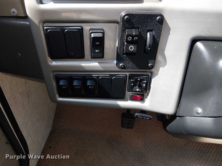 image for item NU9730 2003 Fleetwood Motor Homes Southwind RV