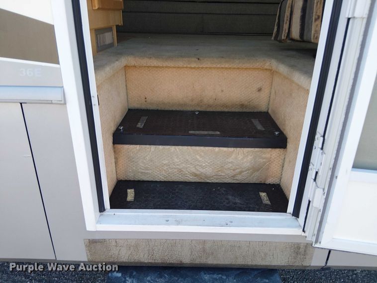 image for item NU9730 2003 Fleetwood Motor Homes Southwind RV