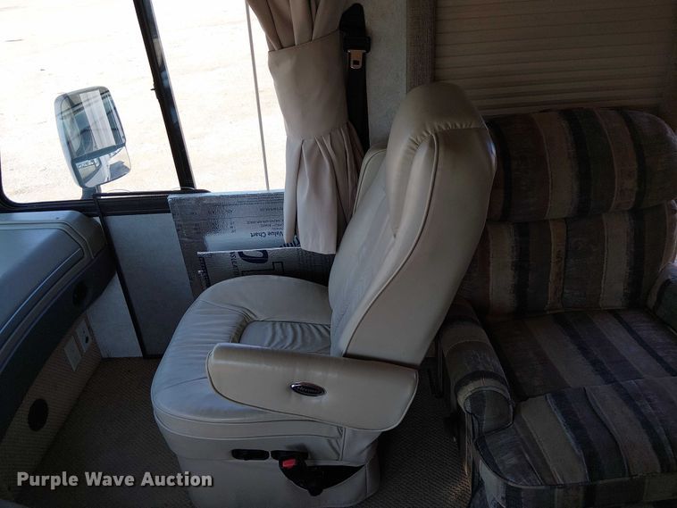 image for item NU9730 2003 Fleetwood Motor Homes Southwind RV