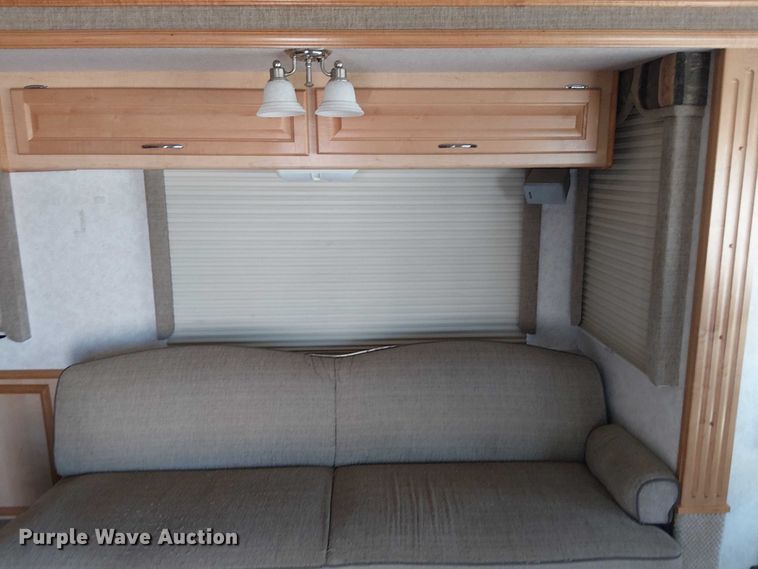 image for item NU9730 2003 Fleetwood Motor Homes Southwind RV