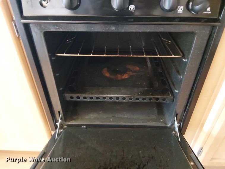 image for item NU9730 2003 Fleetwood Motor Homes Southwind RV