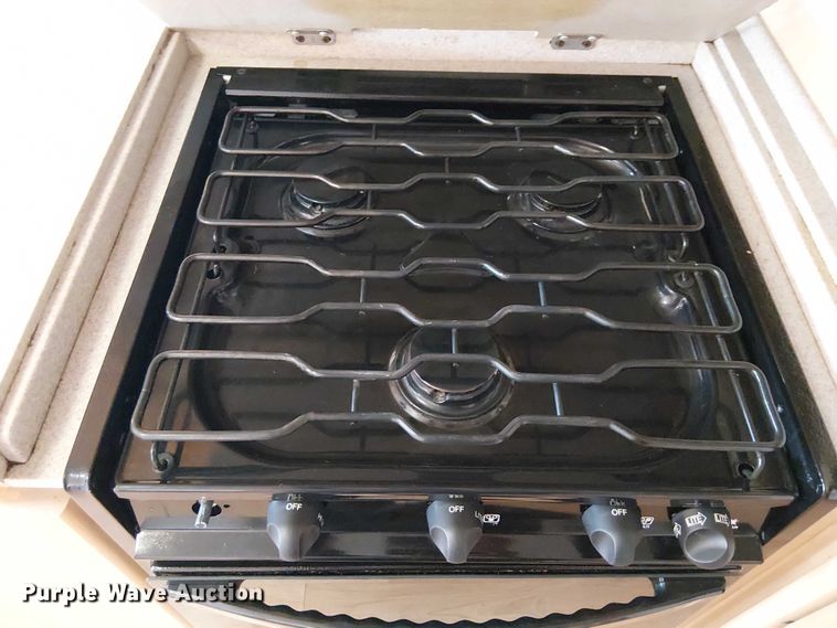 image for item NU9730 2003 Fleetwood Motor Homes Southwind RV