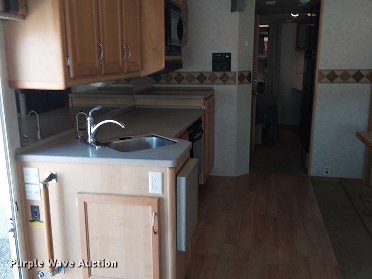 image for item NU9730 2003 Fleetwood Motor Homes Southwind RV