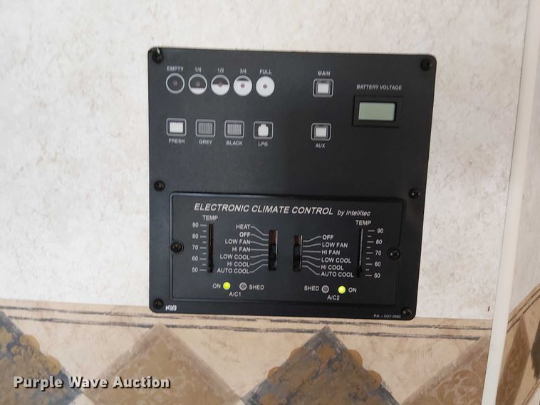 image for item NU9730 2003 Fleetwood Motor Homes Southwind RV