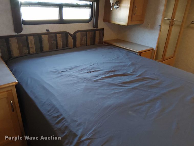 image for item NU9730 2003 Fleetwood Motor Homes Southwind RV