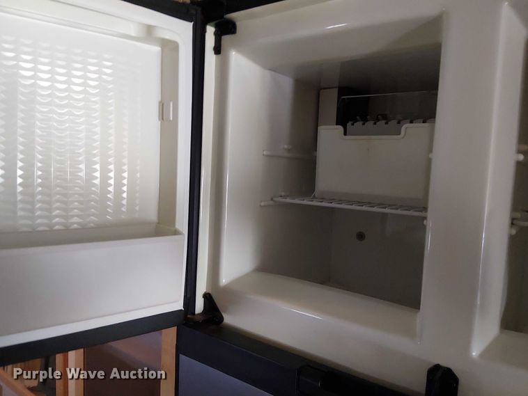 image for item NU9730 2003 Fleetwood Motor Homes Southwind RV