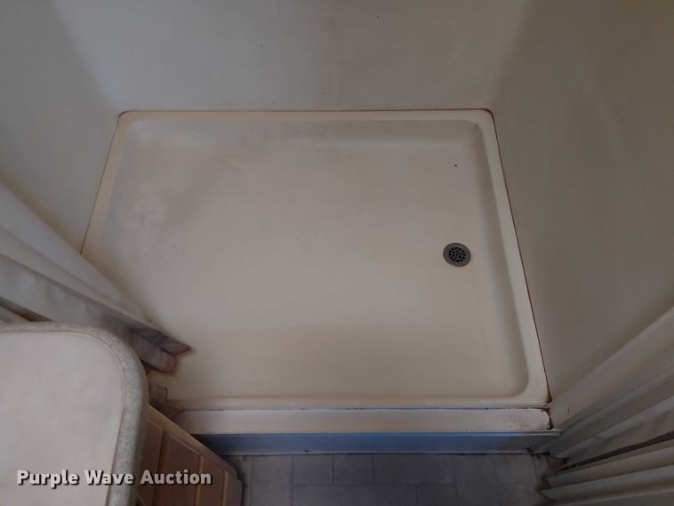 image for item NU9730 2003 Fleetwood Motor Homes Southwind RV