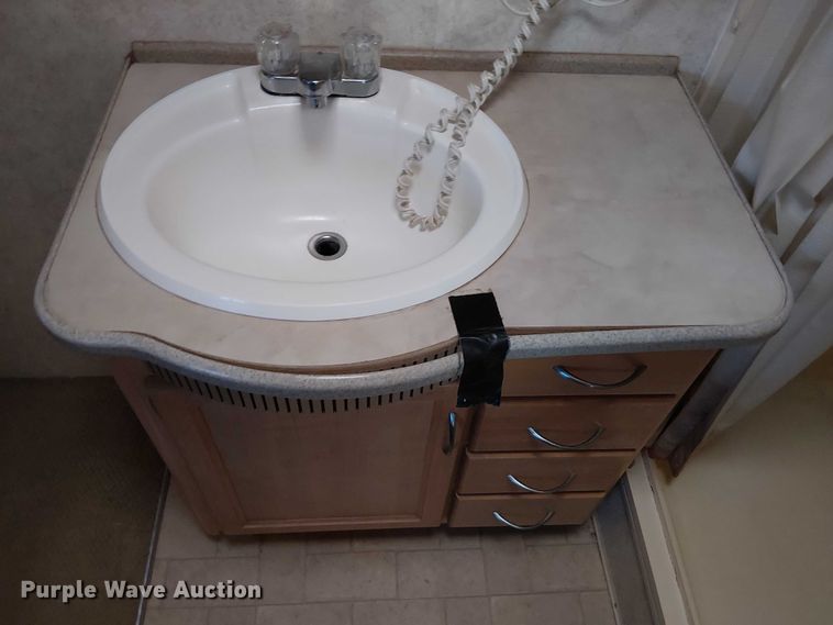 image for item NU9730 2003 Fleetwood Motor Homes Southwind RV