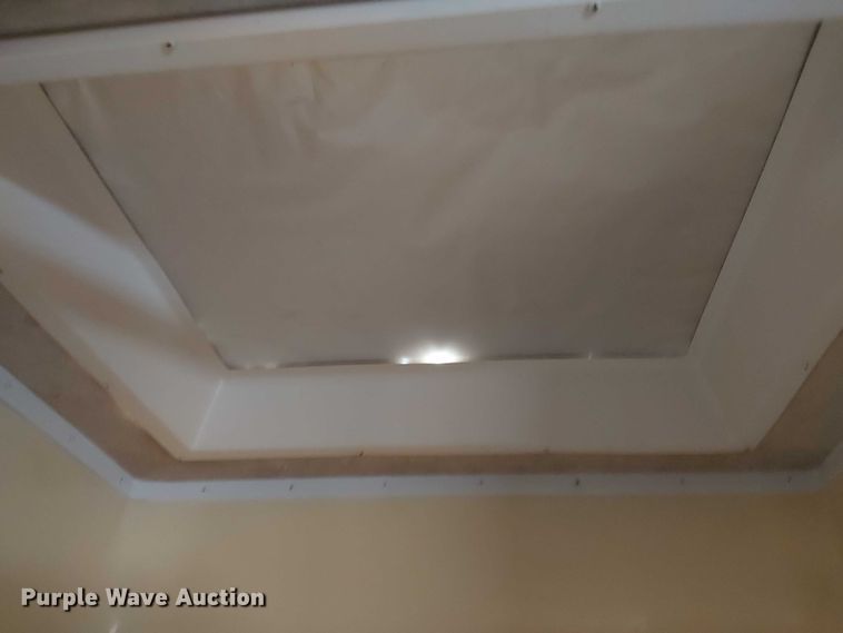 image for item NU9730 2003 Fleetwood Motor Homes Southwind RV