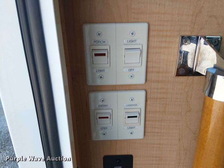 image for item NU9730 2003 Fleetwood Motor Homes Southwind RV