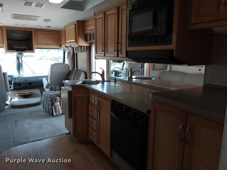 image for item NU9730 2003 Fleetwood Motor Homes Southwind RV