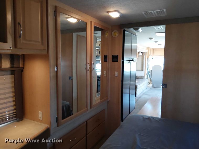 image for item NU9730 2003 Fleetwood Motor Homes Southwind RV