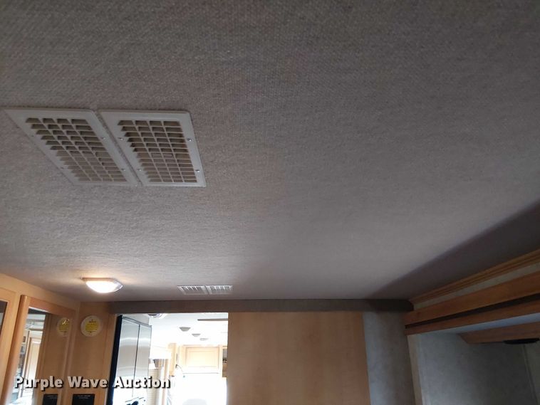 image for item NU9730 2003 Fleetwood Motor Homes Southwind RV