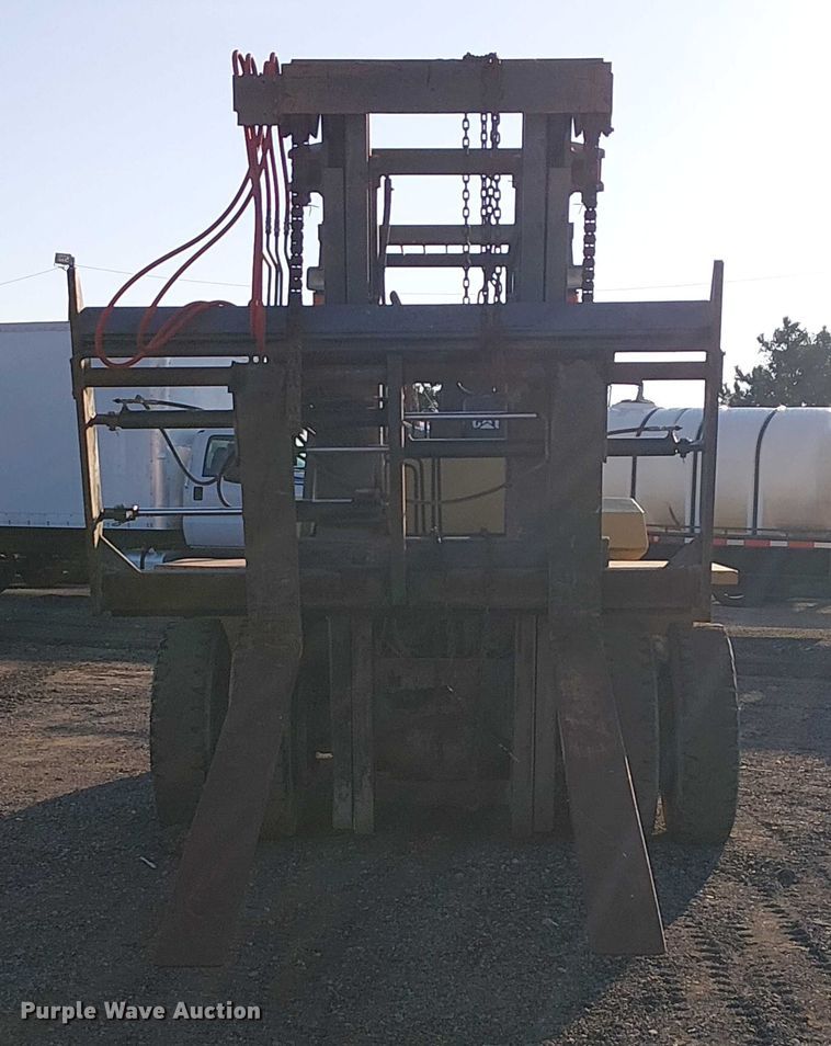 image for item NU9736 Caterpillar DP100 forklift