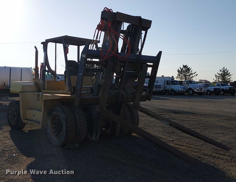 image for item NU9736 Caterpillar DP100 forklift