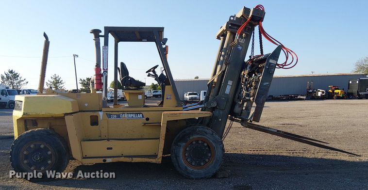 image for item NU9736 Caterpillar DP100 forklift