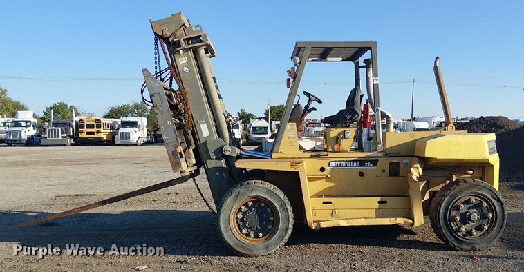 image for item NU9736 Caterpillar DP100 forklift