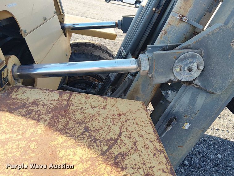 image for item NU9736 Caterpillar DP100 forklift