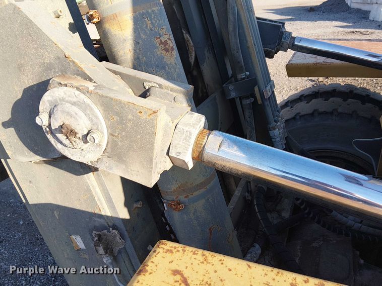 image for item NU9736 Caterpillar DP100 forklift