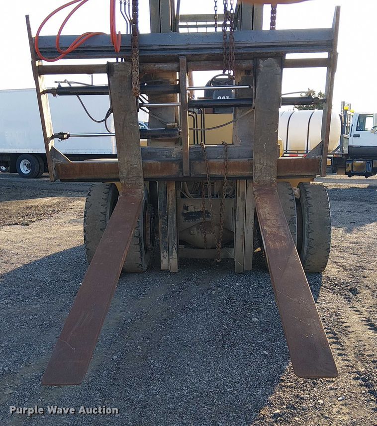 image for item NU9736 Caterpillar DP100 forklift