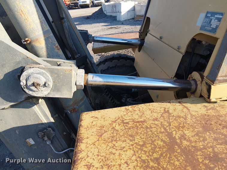 image for item NU9736 Caterpillar DP100 forklift