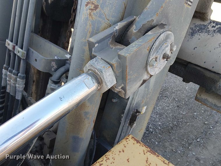 image for item NU9736 Caterpillar DP100 forklift