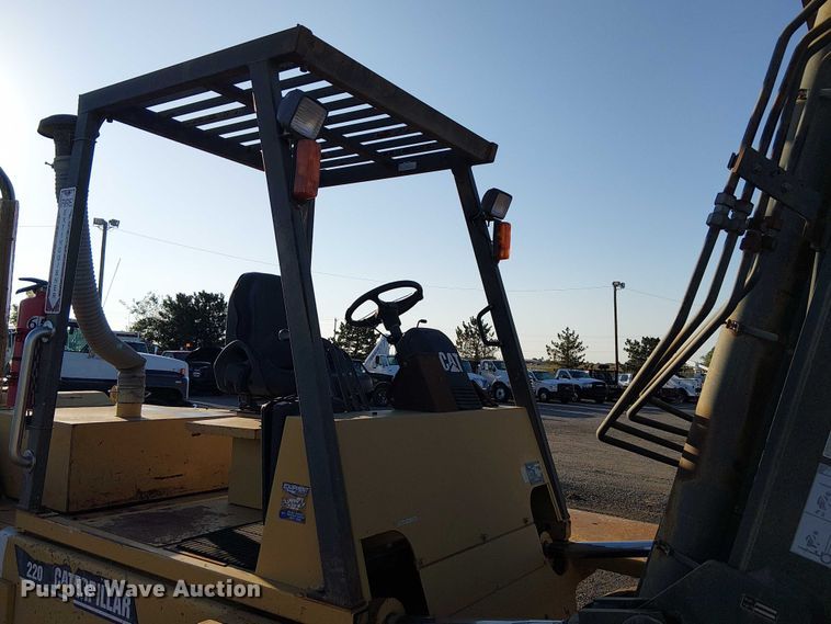 image for item NU9736 Caterpillar DP100 forklift