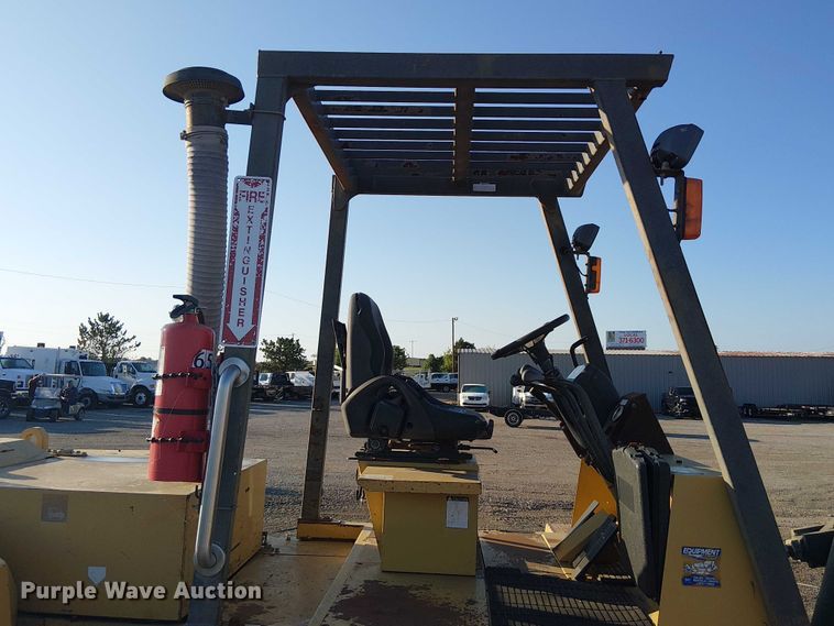 image for item NU9736 Caterpillar DP100 forklift