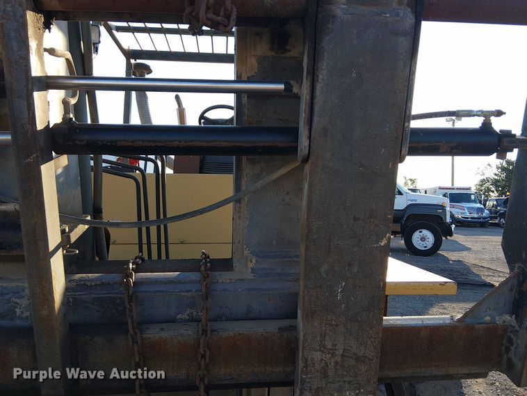 image for item NU9736 Caterpillar DP100 forklift