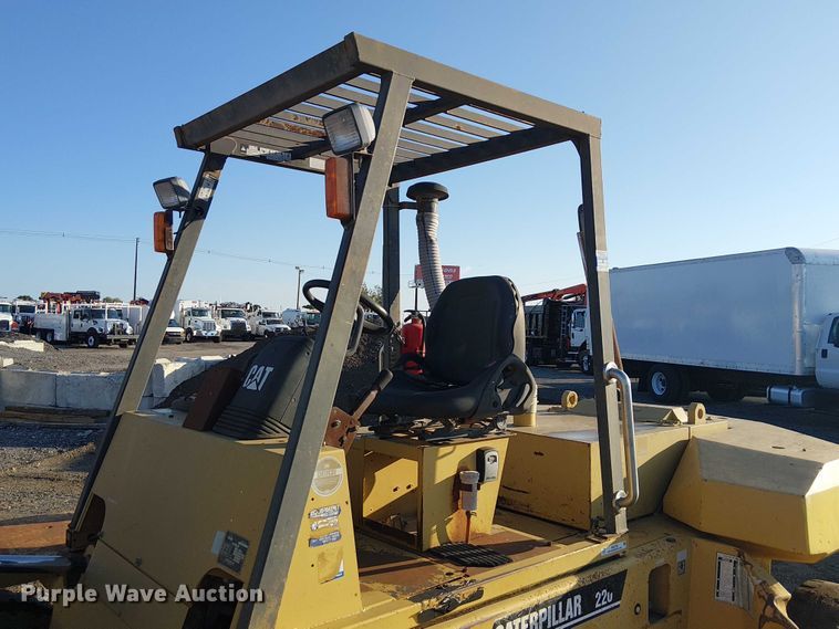 image for item NU9736 Caterpillar DP100 forklift