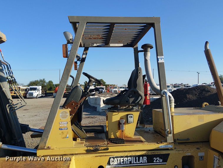 image for item NU9736 Caterpillar DP100 forklift
