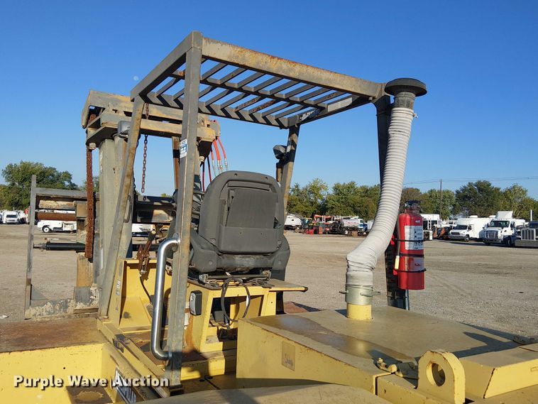 image for item NU9736 Caterpillar DP100 forklift