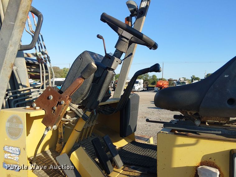 image for item NU9736 Caterpillar DP100 forklift